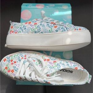 NEW in box soda platform floral sneakers